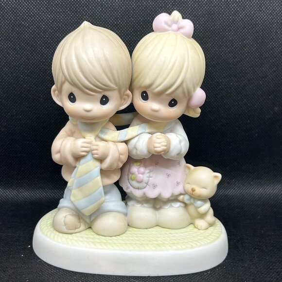 Precious Moments "Bless Be The Tie That Binds” figurine - Picture 1 of 5